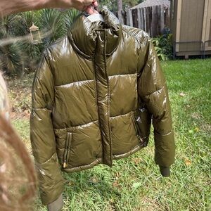 New ▶️ Gap Fit ◀️ olive puffer coat